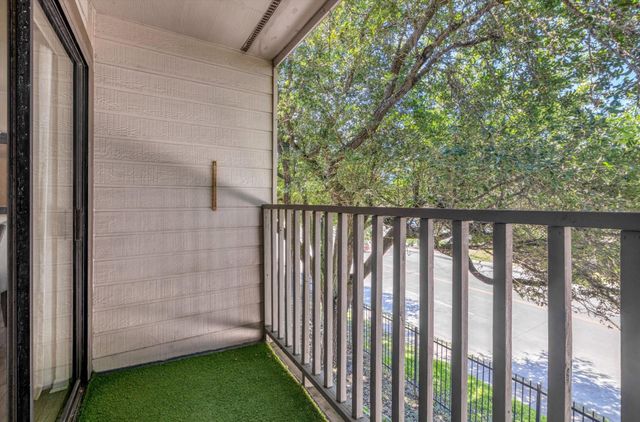 3220 69th Street B8, Galveston, TX 77551