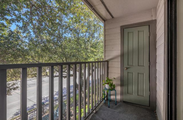3220 69th Street B8, Galveston, TX 77551