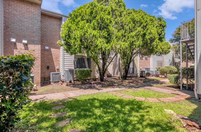3220 69th Street B8, Galveston, TX 77551