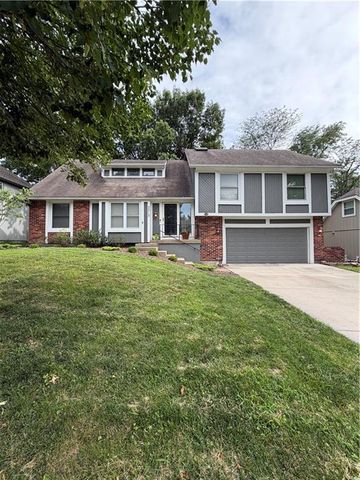 5213 Walden Drive, Kansas City, MO 64151