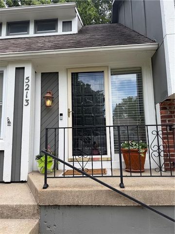 5213 Walden Drive, Kansas City, MO 64151