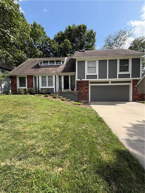 5213 Walden Drive, Kansas City, MO 64151