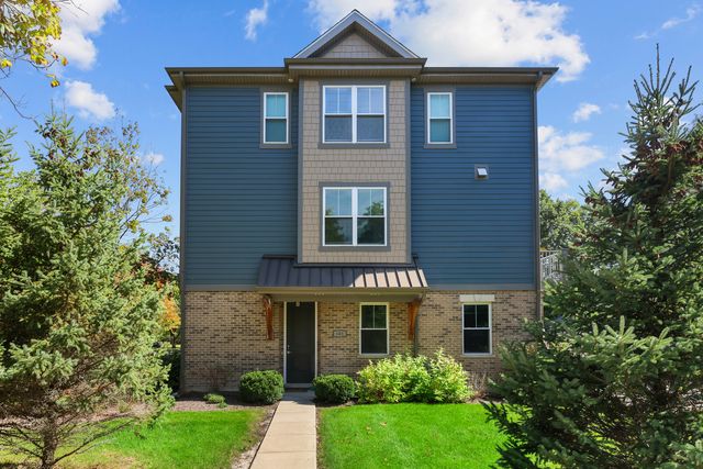 601 Broadway Street 601, Libertyville, IL 60048