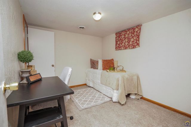 347 E 9th St, Horton, KS 66439