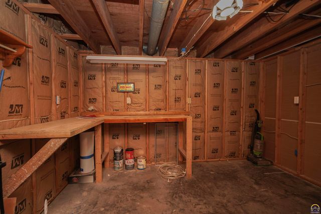 347 E 9th St, Horton, KS 66439