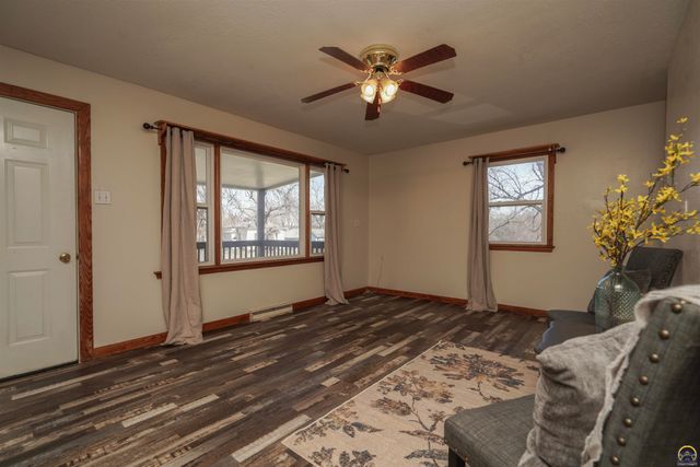 347 E 9th St, Horton, KS 66439