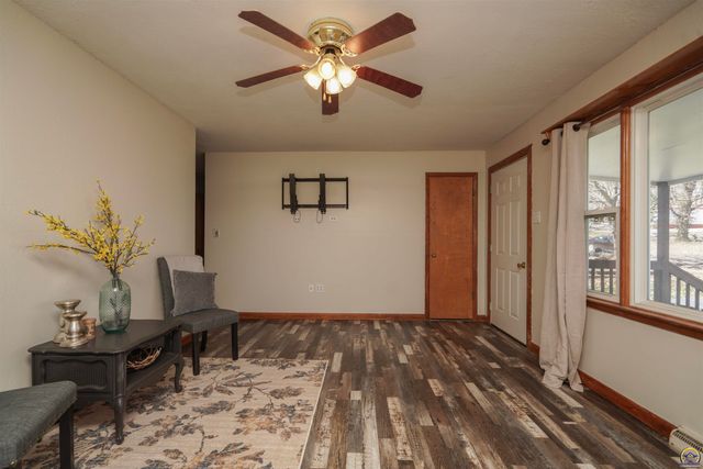 347 E 9th St, Horton, KS 66439