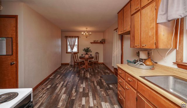 347 E 9th St, Horton, KS 66439