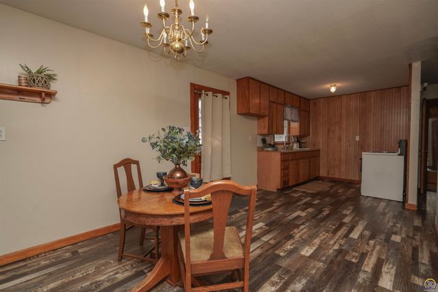 347 E 9th St, Horton, KS 66439