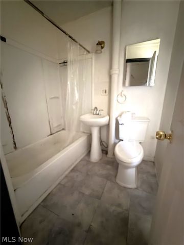 4429 Hyde Avenue, Cleveland, OH 44109