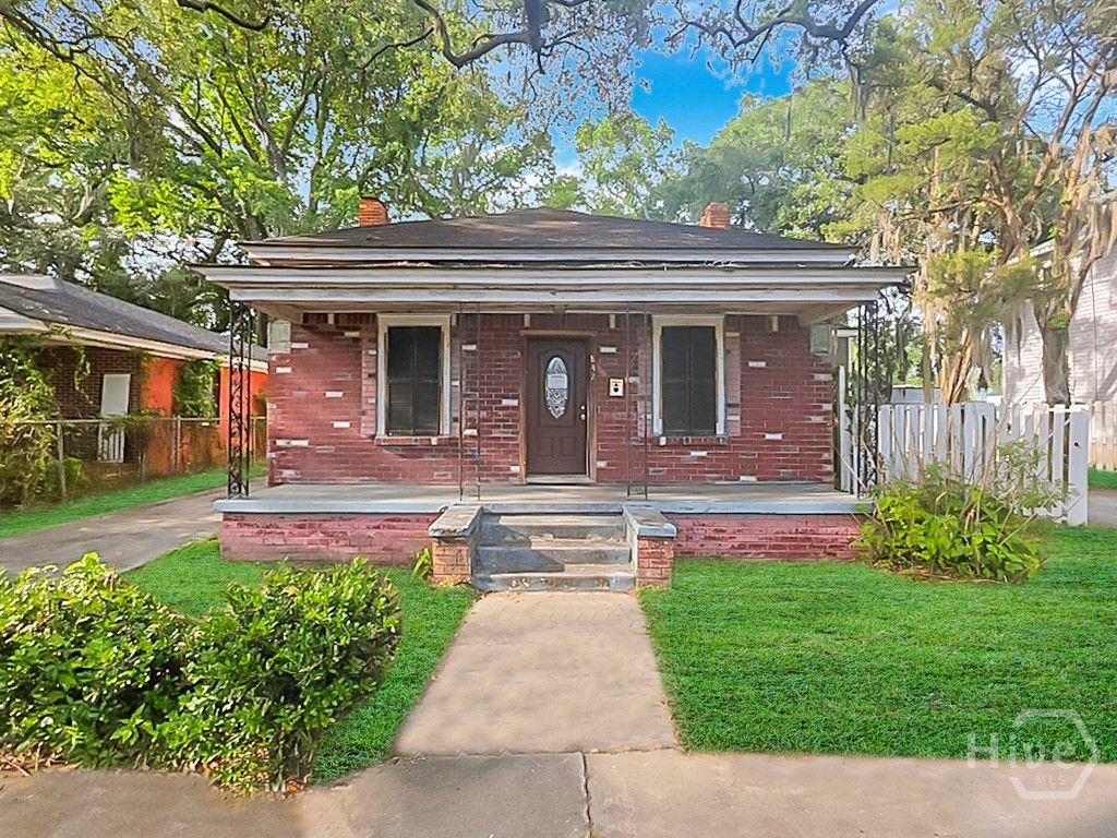 Image 1 of property listing at 842 E 37th Street, Savannah, GA 31401