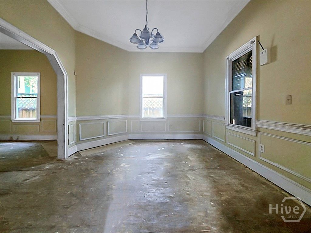 Image 11 of property listing at 842 E 37th Street, Savannah, GA 31401