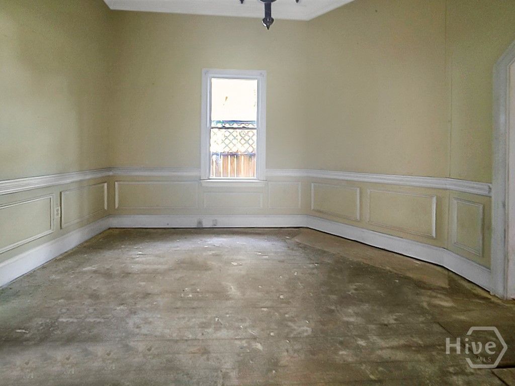Image 13 of property listing at 842 E 37th Street, Savannah, GA 31401