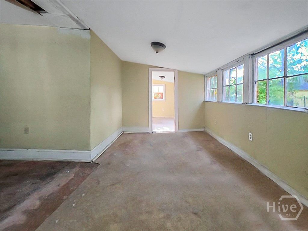 Image 18 of property listing at 842 E 37th Street, Savannah, GA 31401