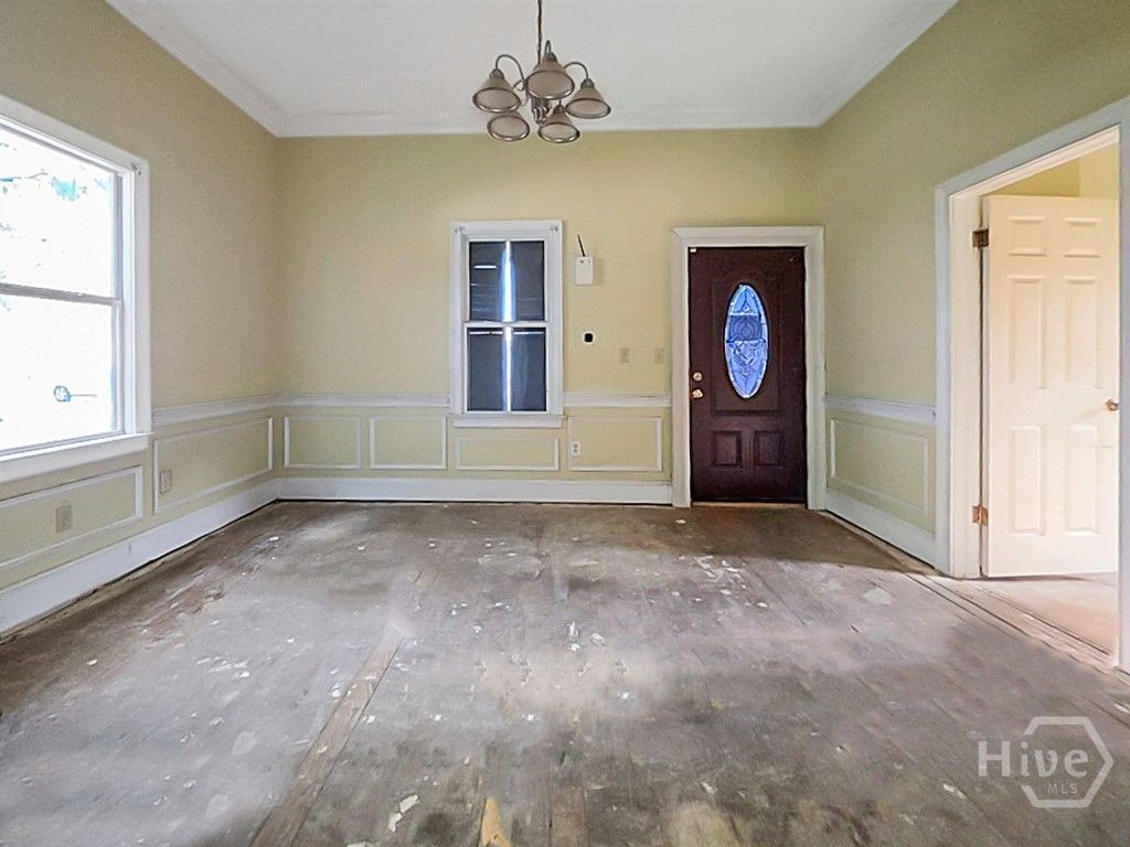 Image 8 of property listing at 842 E 37th Street, Savannah, GA 31401