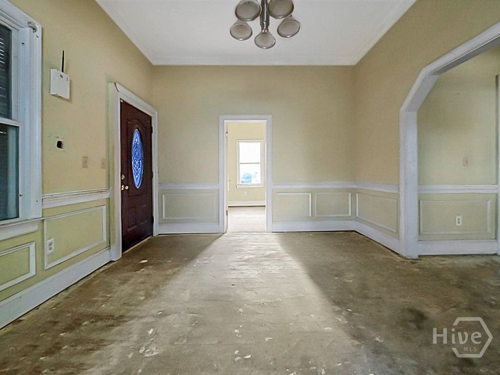 Image 9 of property listing at 842 E 37th Street, Savannah, GA 31401