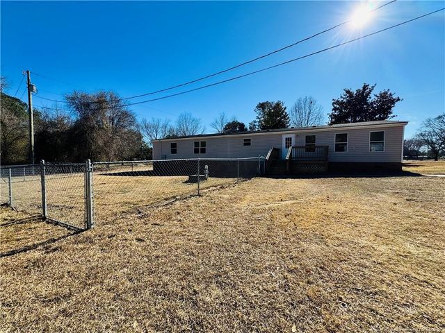 2475 Dunn Road, Eastover, NC 28312