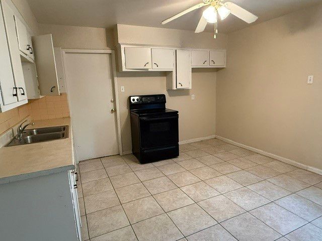 930 Salem Dr, Corpus Christi, TX 78412