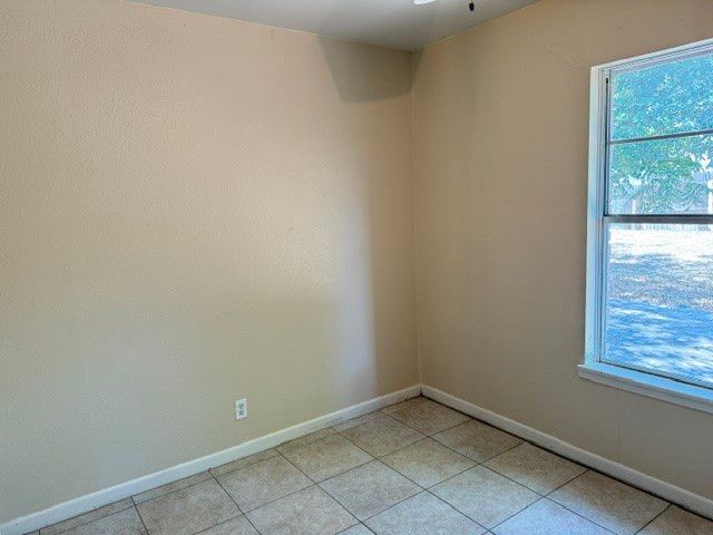 930 Salem Dr, Corpus Christi, TX 78412