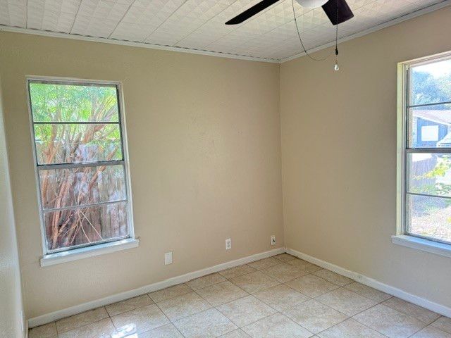 930 Salem Dr, Corpus Christi, TX 78412