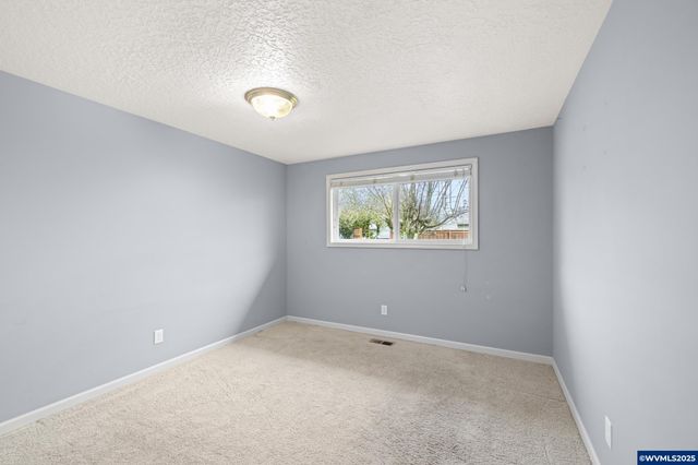 1538 Umpqua Rd, Woodburn, OR 97071