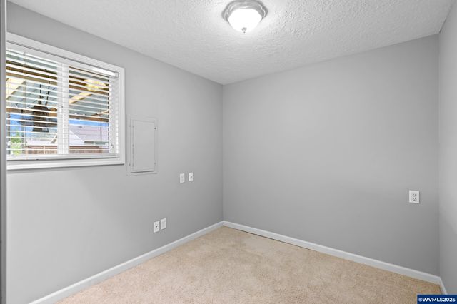 1538 Umpqua Rd, Woodburn, OR 97071