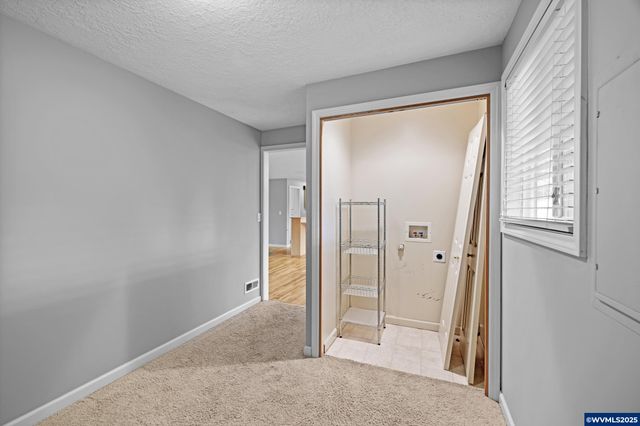 1538 Umpqua Rd, Woodburn, OR 97071