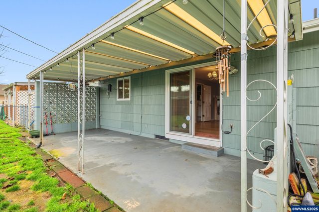 1538 Umpqua Rd, Woodburn, OR 97071