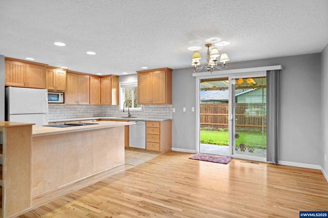 1538 Umpqua Rd, Woodburn, OR 97071