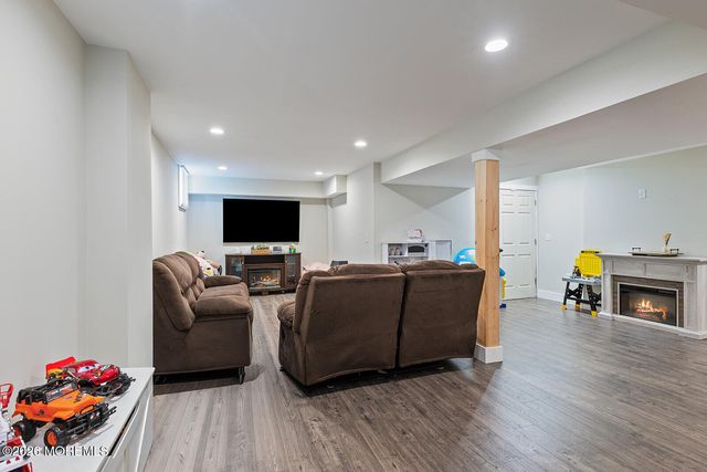 406 Nixon Avenue, Bayville, NJ 08721