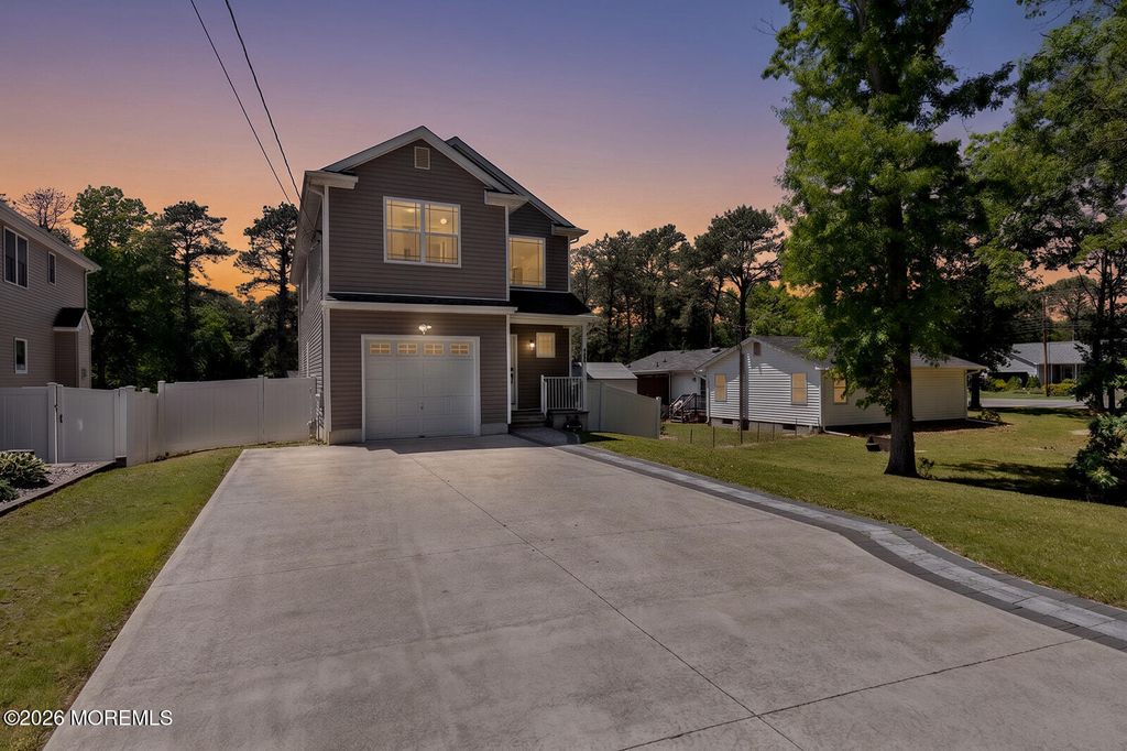 406 Nixon Avenue, Bayville, NJ 08721