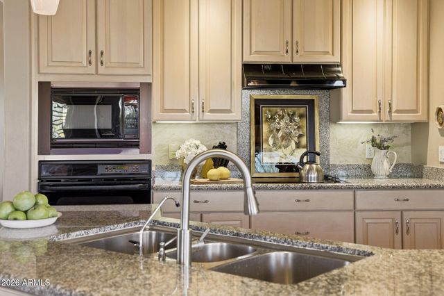 10433 N NICKLAUS Drive, Fountain Hills, AZ 85268