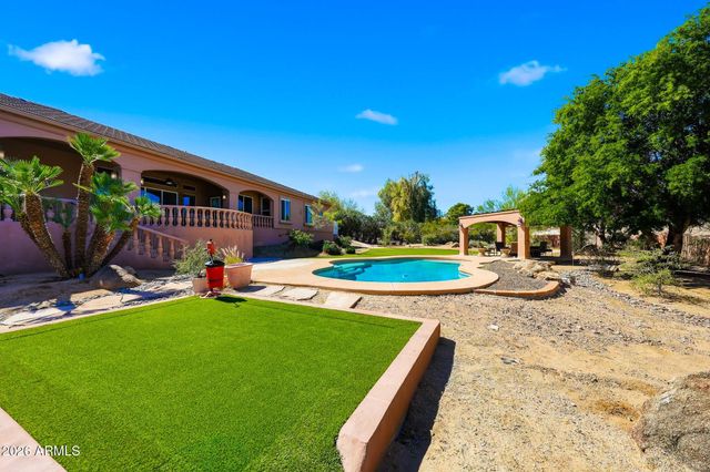 10433 N NICKLAUS Drive, Fountain Hills, AZ 85268