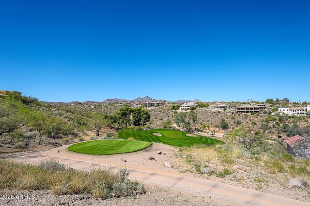 10433 N NICKLAUS Drive, Fountain Hills, AZ 85268