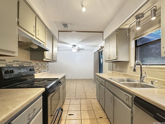 116 APACHE CIR, Cibolo, TX 78108
