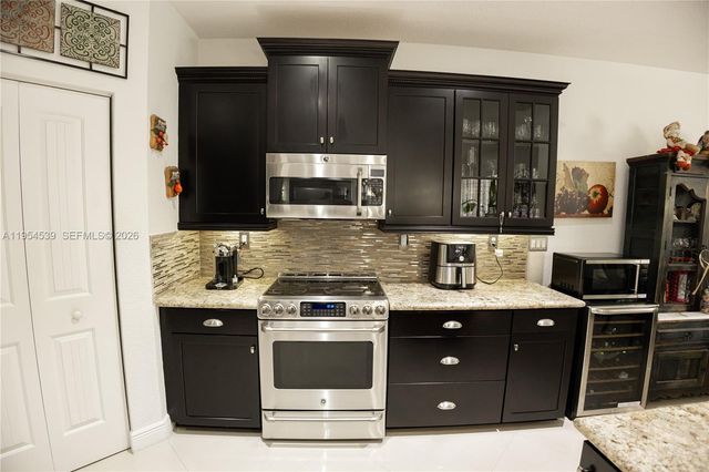 2133 NW 14th Pl, Homestead, FL 33030