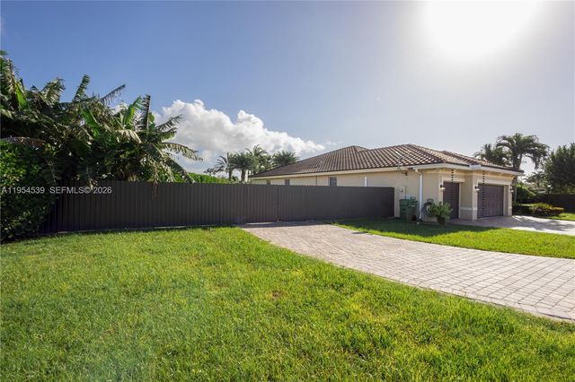 2133 NW 14th Pl, Homestead, FL 33030