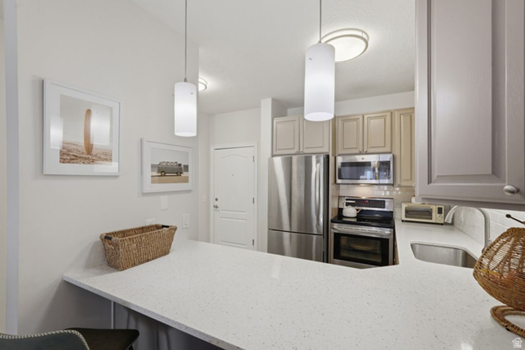 Image 13 of property listing at 838 E SOUTH TEMPLE #103, Salt Lake City, UT 84102