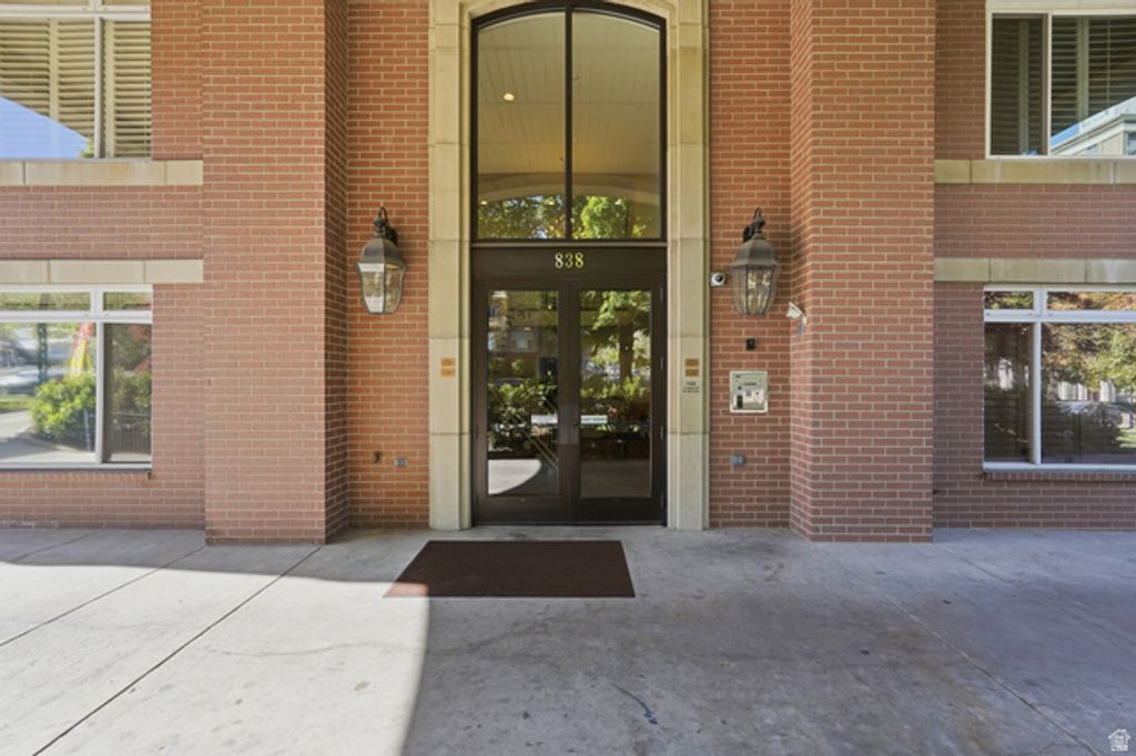 Image 3 of property listing at 838 E SOUTH TEMPLE #103, Salt Lake City, UT 84102
