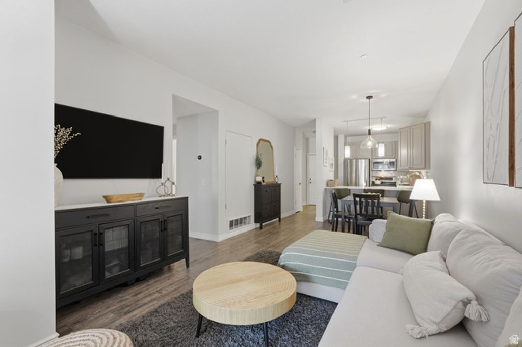 Image 5 of property listing at 838 E SOUTH TEMPLE #103, Salt Lake City, UT 84102