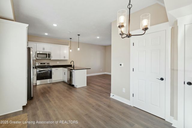 418 N Martin Luther King Jr Boulevard, Lansing, MI 48915