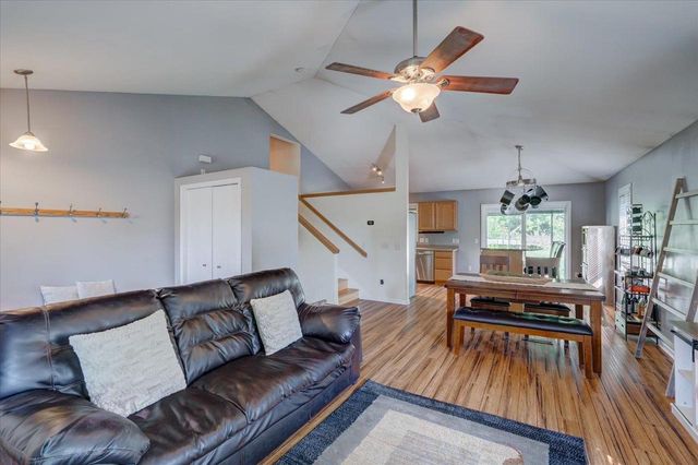 701 Killian Trail, Cottage Grove, WI 53527