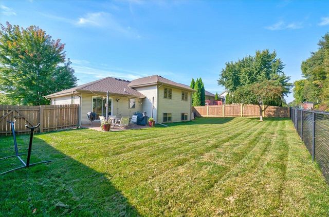 701 Killian Trail, Cottage Grove, WI 53527