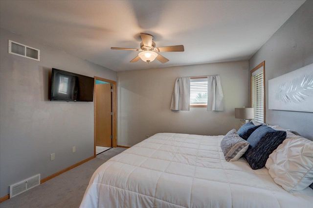 701 Killian Trail, Cottage Grove, WI 53527