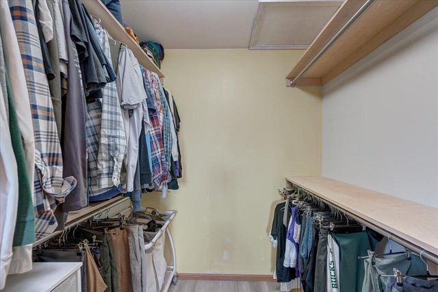 701 Killian Trail, Cottage Grove, WI 53527