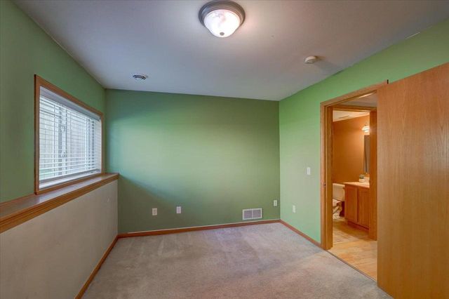 701 Killian Trail, Cottage Grove, WI 53527