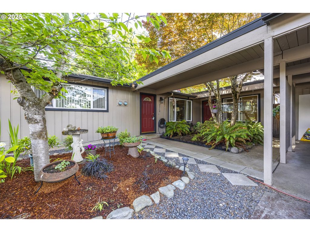 2710 KALMIA St, Eugene, OR 97404
