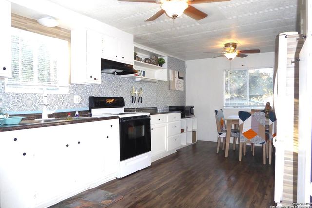 1884 Live Oak, Canyon Lake, TX 78133