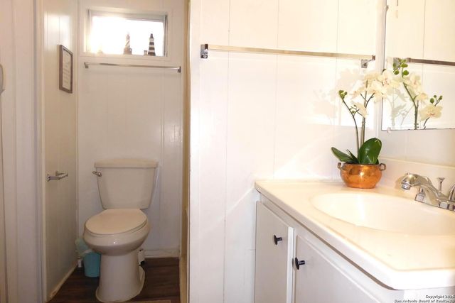 1884 Live Oak, Canyon Lake, TX 78133