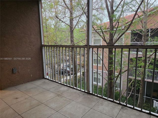 6660 W Sample Rd 6660, Coral Springs, FL 33067